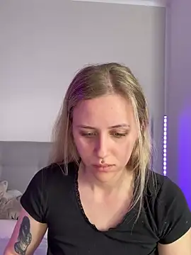 lunawolf21 online show from 03-03-25, 07:21