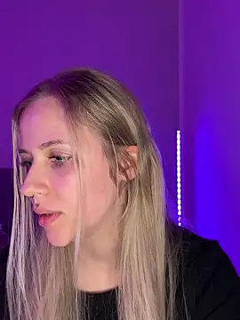 lunawolf21 online show from 03-03-25, 05:39