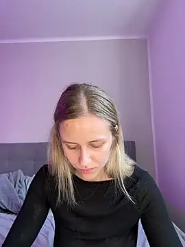 lunawolf21 online show from 03-11-25, 07:15