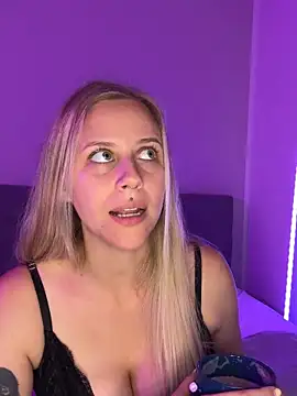 lunawolf21 online show from 09-22-25, 06:26