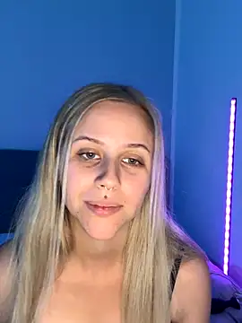 lunawolf21 online show from 09-25-25, 06:28