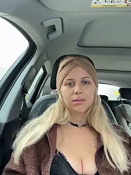 lunawolf21 online show from 10-14-25, 07:20