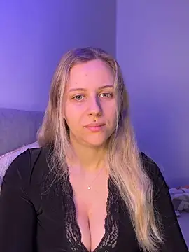 lunawolf21 online show from 02-03-26, 07:24