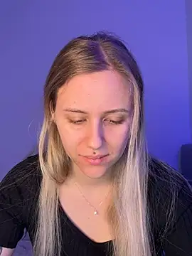 lunawolf21 online show from 02-12-26, 08:20