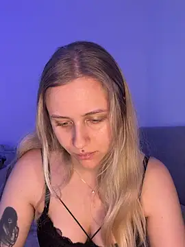 Snapshot of lunawolf21 chatting on 03-17-26, 07:23 lunawolf21 online show from 03-17-26, 07:23