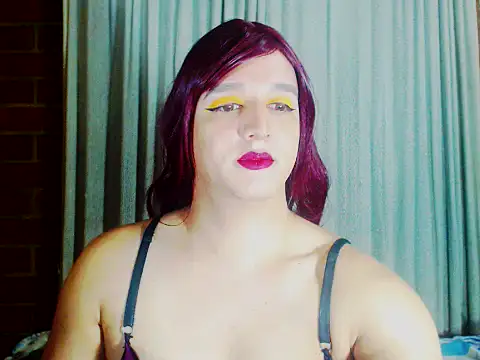 Snapshot of alexandrasexy32 chatting on 12-19-25, 03:24 alexandrasexy32 online show from 12-19-25, 03:24