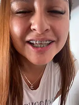 Snapshot of Keittly_ chatting on 12-11-24, 02:22 Keittly online show from 12-11-24, 02:22