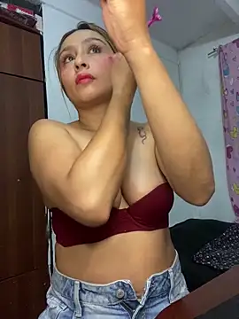 Snapshot of Keittly_ chatting on 02-05-25, 11:39 Keittly online show from 02-05-25, 11:39