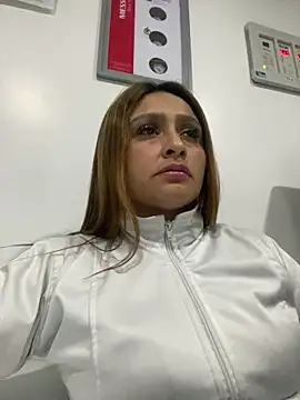 Snapshot of Keittly_ chatting on 02-19-25, 08:22 Keittly online show from 02-19-25, 08:22