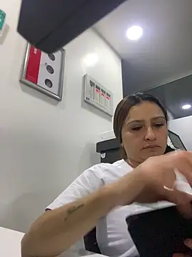 Snapshot of Keittly_ chatting on 02-27-25, 06:29 Keittly online show from 02-27-25, 06:29