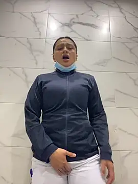 Snapshot of Keittly_ chatting on 10-08-25, 03:26 Keittly online show from 10-08-25, 03:26