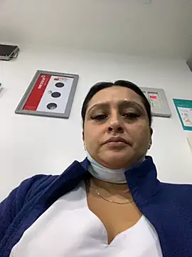 Snapshot of Keittly_ chatting on 10-17-25, 02:59 Keittly online show from 10-17-25, 02:59