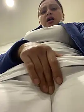 Snapshot of Keittly_ chatting on 11-18-25, 06:45 Keittly online show from 11-18-25, 06:45