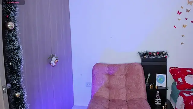 Snapshot of AndreaVelasco chatting on 12-19-25, 09:11 AndreaVelasco online show from 12-19-25, 09:11