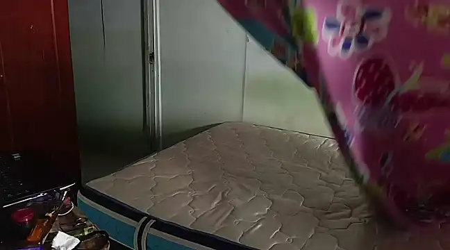 luxandracon23 online show from 03-12-25, 08:41