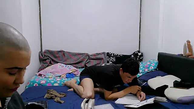 luxandracon23 online show from 11-18-25, 02:06