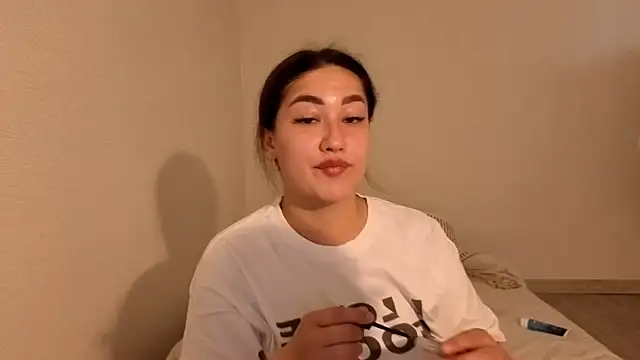 Aria Blisss online show from 05-28-26, 01:25