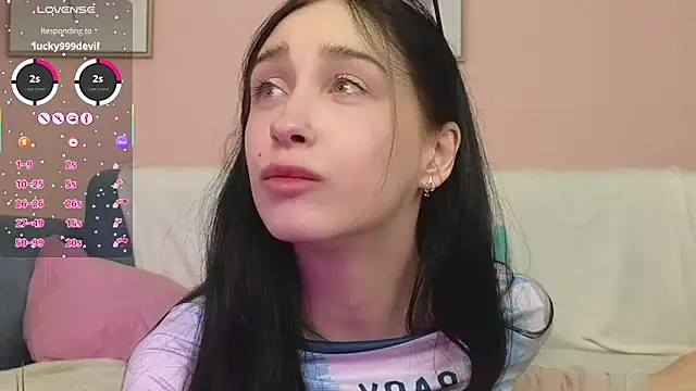 Snapshot of AlicePlayss chatting on 02-10-25, 01:03 AlicePlayss online show from 02-10-25, 01:03