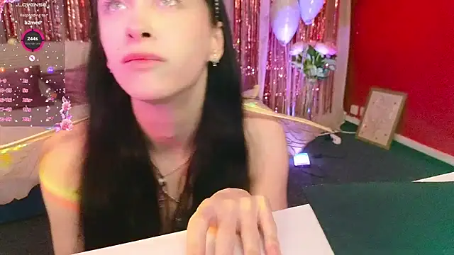 Snapshot of AlicePlayss chatting on 02-14-25, 04:37 AlicePlayss online show from 02-14-25, 04:37