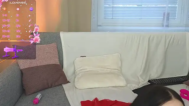 Snapshot of AlicePlayss chatting on 03-22-25, 05:28 AlicePlayss online show from 03-22-25, 05:28