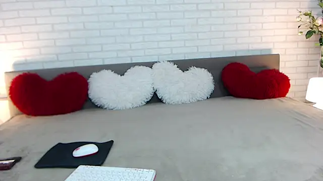 Snapshot of AlicePlayss chatting on 09-13-25, 09:25 AlicePlayss online show from 09-13-25, 09:25