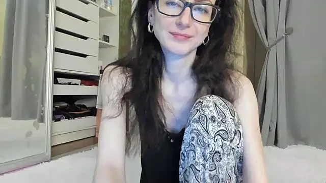 Baby Jewel online show from 10-28-25, 11:14