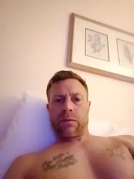 bennyboi1985 online show from 05-12-26, 01:47