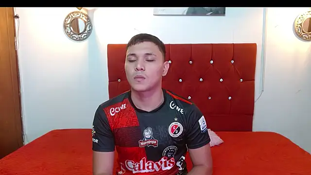 couple lovelyds online show from 03-12-25, 06:44