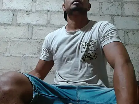 fernandez latinblackk online show from 10-31-25, 05:30