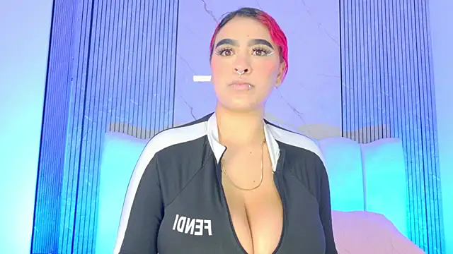 Sofia martiin online show from 12-23-25, 03:04