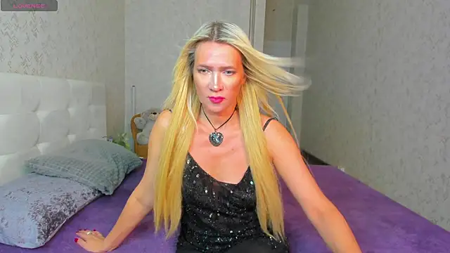 Luna  Lewis online show from 01-18-25, 08:20