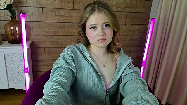 SelinSwarovski online show from 03-15-25, 02:03