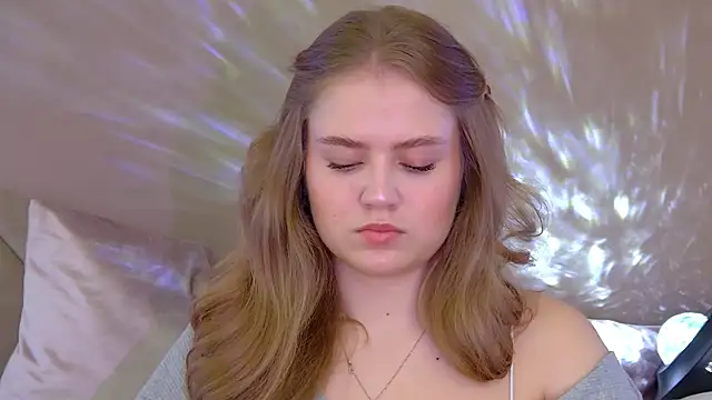 SelinSwarovski online show from 10-20-25, 04:51