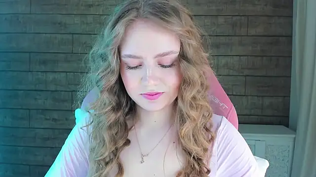 SelinSwarovski online show from 03-13-26, 04:02