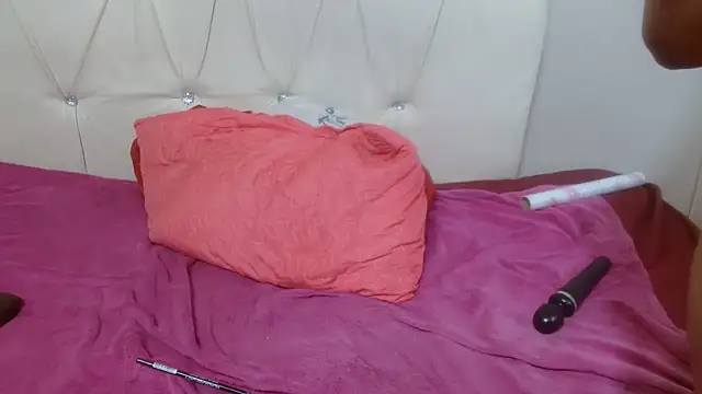 AuntyBigMadam87 online show from 09-09-25, 11:37