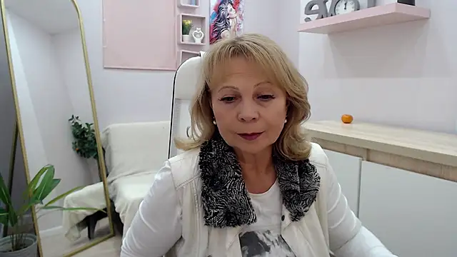 Milla Cutie18 online show from 03-05-25, 12:11