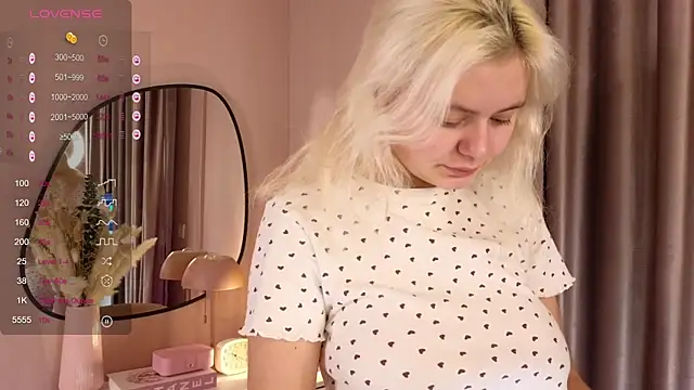 Snapshot of Maybe_Baby_ chatting on 12-06-24, 08:15 Maybe Baby online show from 12-06-24, 08:15