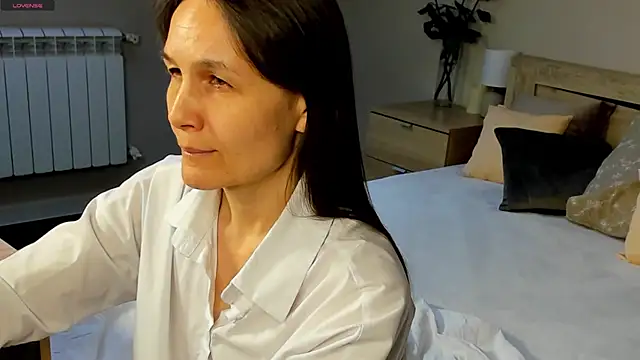 Lillian White online show from 02-08-25, 07:04