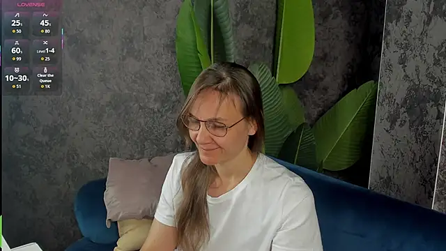 Lillian White online show from 09-13-25, 12:43