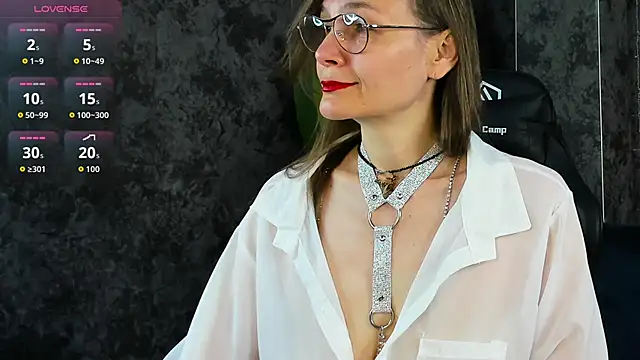 Lillian White online show from 05-19-26, 01:00