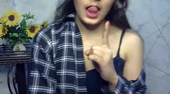 Snapshot of sonam_love- chatting on 03-03-25, 06:22 sonam love- online show from 03-03-25, 06:22