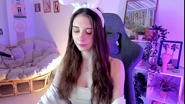 AveAngela online show from 12-22-24, 09:22