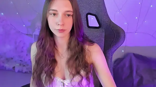 AveAngela online show from 12-30-24, 06:20