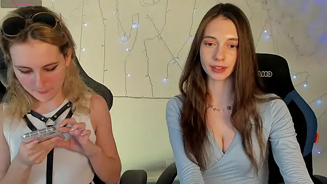 AveAngela online show from 01-19-25, 09:23