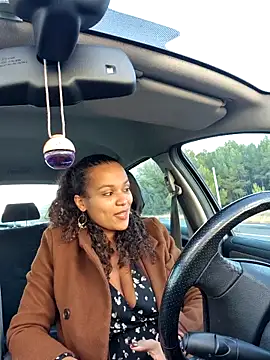 Snapshot of MK_34C chatting on 11-25-25, 09:09 MK 34C online show from 11-25-25, 09:09