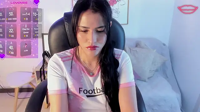 Snapshot of RuthEvans_ chatting on 12-05-24, 02:00 RuthEvans online show from 12-05-24, 02:00