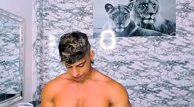 Owen Muzcle online show from 01-10-25, 01:42