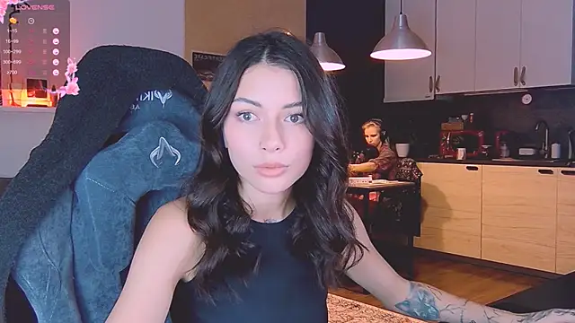 KatiKate online show from 10-29-25, 04:09