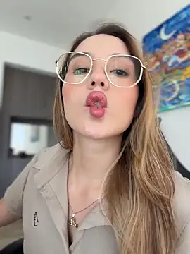 SophieRaily  online show from 03-18-26, 10:02