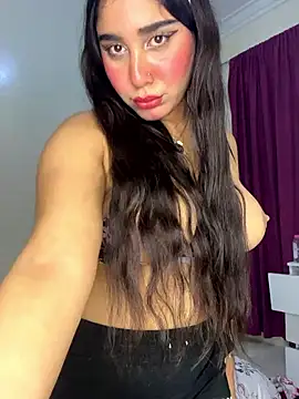 Snapshot of Meryem_Queen chatting on 03-04-25, 11:54 Meryem Queen online show from 03-04-25, 11:54